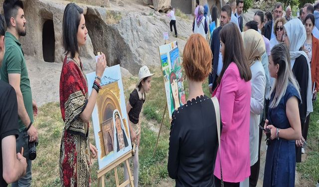 'Birlikte Güzeliz 5' sergisinde Nuri İyem'e vefa