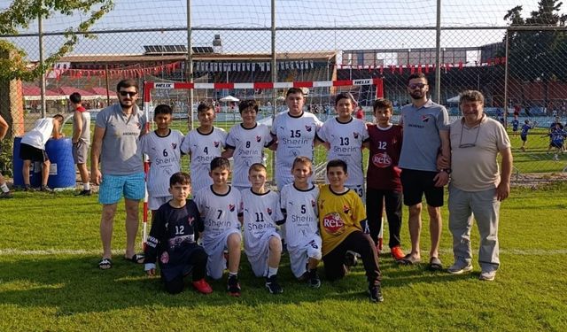 Sherin İneboluspor Tarih Yazdı: Rakiplerini Geride Bırakıp Türkiye Şampiyonu Oldu