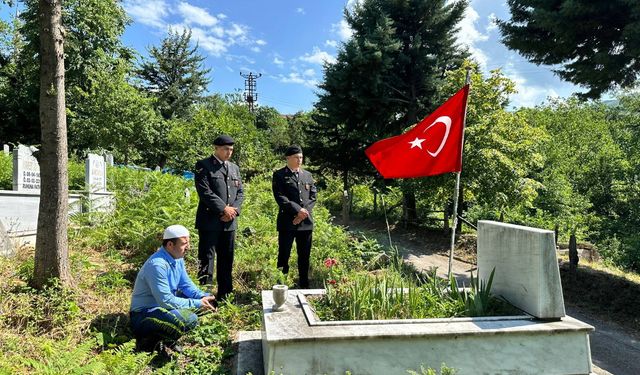 Kastamonu'da şehadetinin yıl dönümünde kabri başında anıldı