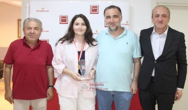 İnebolu’nun LGS Türkiye 1’incisine madalya ve plaket