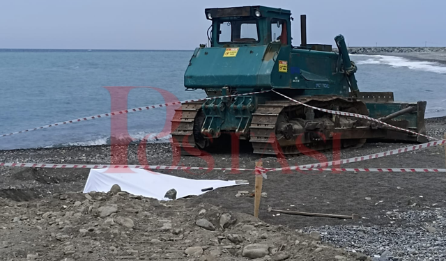 Kastamonu sahilinde feci olay: Dozer güneşlenen kadını ezdi!