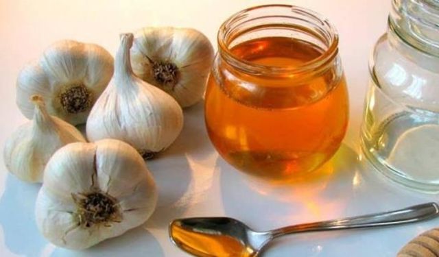 Aç Karnına İçilen Sarımsak Çayı Ne İşe Yarar?
