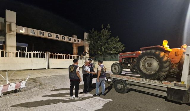 Traktör sahipleri dikkat: Komşusunun 400 bin liralık traktörünü çalıp 60 bine sattılar!