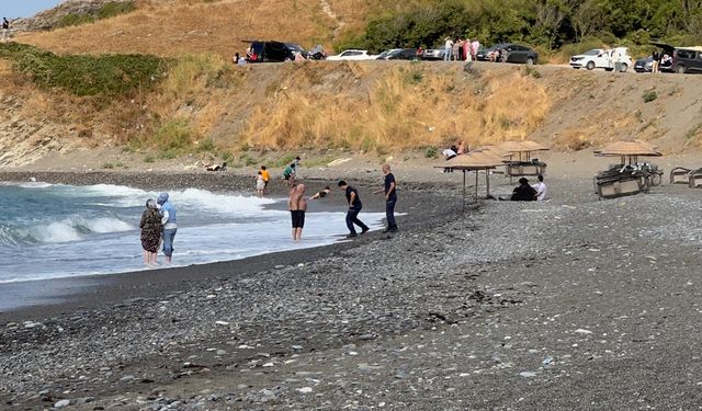 Kastamonu’da deniz dalgalandı: Sahil güvenlik tatilcileri uyardı!