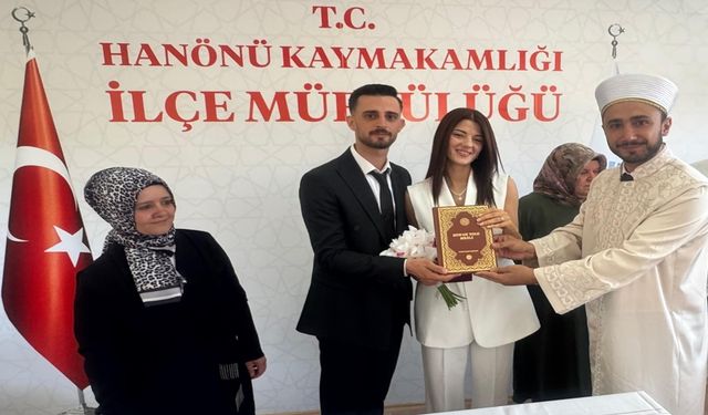 Hanönü’de müftü nikah kıydı: Erdim ve Esra’nın en mutlu günü