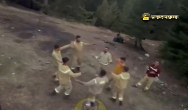 Kastamonu’da ateş savaşçılarından zafer kutlaması: Çifte Telli oynayıp göbek attılar (görüntülü haber)