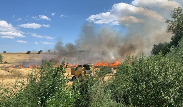 Kastamonu’nun iki ilçesinde balya makinelerinden alevler yükseldi