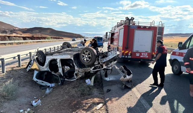 Takla atan otomobilde can pazarı: 2’si ağır 3 yaralı