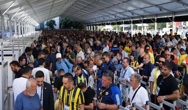 Fenerbahçe'de heyecanlı bekleyiş: Oy kullanma işlemi başladı