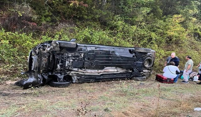 Kastamonu’da feci kaza! Hafif ticari araç takla attı: Yaralılar var!