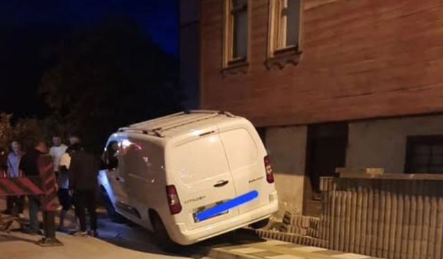 Son dakika: Kastamonu’da kontrolünü kaybeden sürücü duvara çarptı