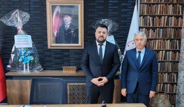 Kastamonu’da Başkan Sağlık’tan Müdür Ferhat Kazoğlu’na Hayırlı Olsun Ziyareti