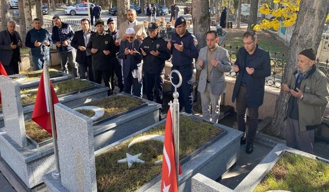 Tosya'da Şehit İsmail Dalıkırık Kabri Başında Dualarla Anıldı