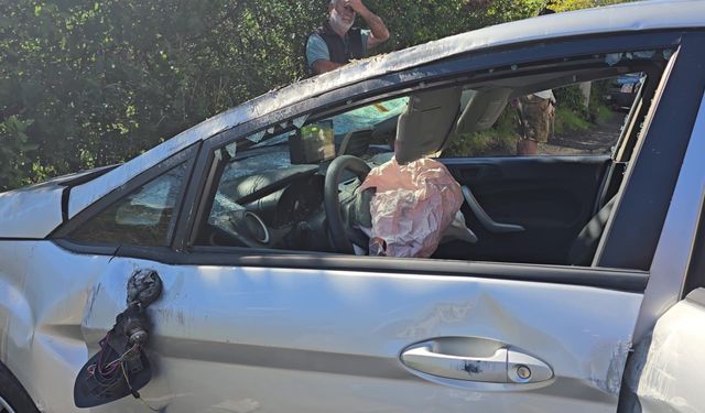 Son dakika: Otomobil takla attı, anne ve 5 yaşındaki çocuğu yaralandı