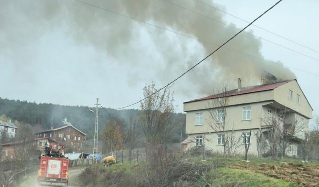 Azdavay’da Çatı Yangını Paniği: Ekipler Zamanla Yarıştı