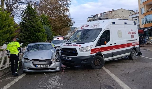 Kastamonu’da Otomobil ile Ambulans Çarpıştı!
