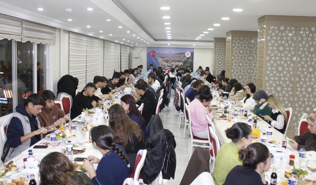 Kastamonu’nun ilçesinde gençlik rüzgarı esti: Kaymakam Uçar öğrencilerle aynı sofrada buluştu