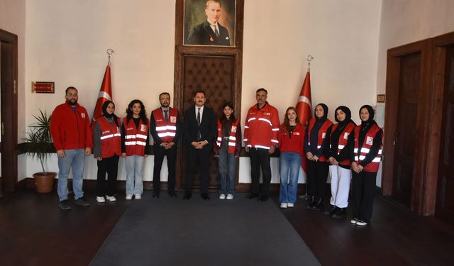 Kızılay Kastamonu'dan Kaymakam Yıldırım'a hayırlı olsun ziyareti