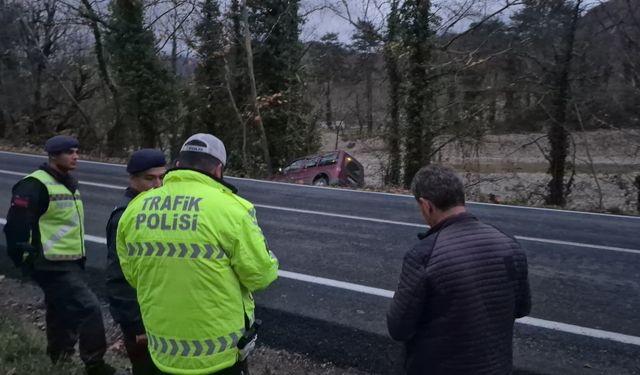 5 saat arayla aynı yolda iki kaza meydana geldi: Feci kazada 3 kişi yaralandı