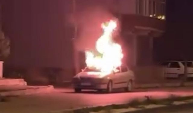 Seyir Halindeydi, Bir Anda Tutuştu: Araç Kül Oldu