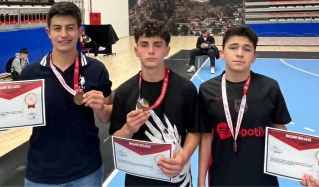 Genç Güreşçiler Kastamonu’da Fırtına Estirdi