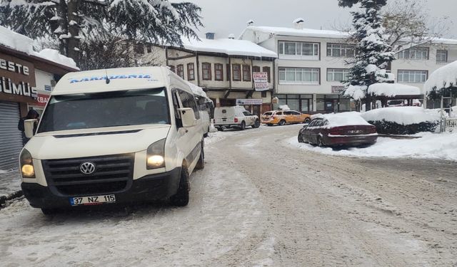 Kastamonu – İnebolu karayolunda ulaşım felç (görüntülü haber)