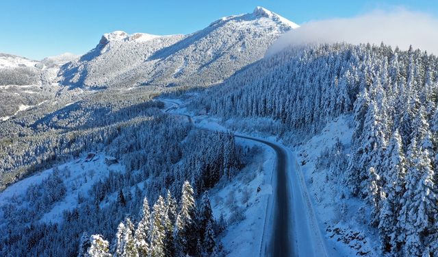 Kastamonu Dağları Kış Manzarasıyla Büyüledi: Beyaz Örtü Havadan Görüntülendi