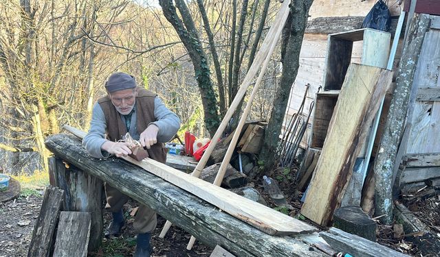 Kastamonu'da 15 yıldır yapıyor: Sandal kürekleri ustanın elinden çıkıyor!