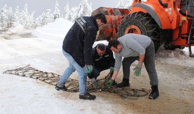 Kastamonu'da kar etkisini gösterdi: Ekiplerin köylerdeki karla mücadelesi başladı