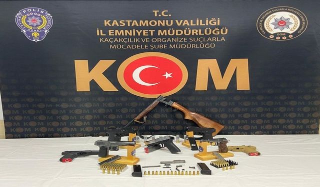 Kastamonu’da Ruhsatsız Silah Operasyonu: Çok Sayıda Tabanca ve Mühimmat Ele Geçirildi