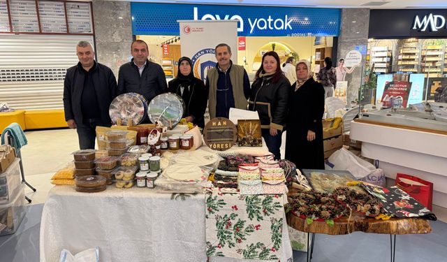 Kastamonu'da yöresel ürünler ilgi gördü: Hanönü Belediye Başkanı da ziyaret etti