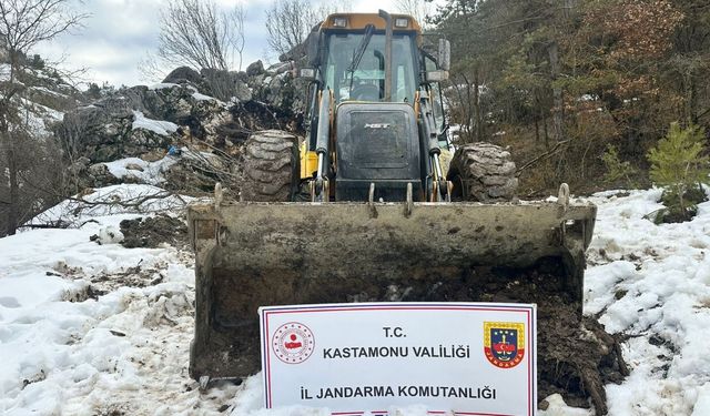 Jandarmadan nokta operasyon: Devrekani’de 3 şüpheli suçüstü yakalandı