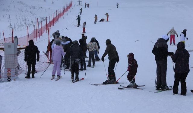 Ilgaz Yurduntepe Kayak Merkezi’nde Sezon Açıldı: Kastamonulular Akın Etti