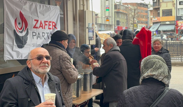 Kastamonu’da Zafer Partisi’nden Şehitler İçin Yemek ve Bayrak Dağıtımı