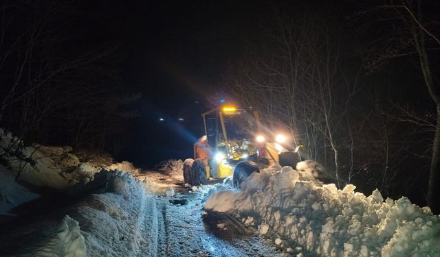 Kastamonu'nun ilçesindeki köy yollarında çalışmalar sürüyor