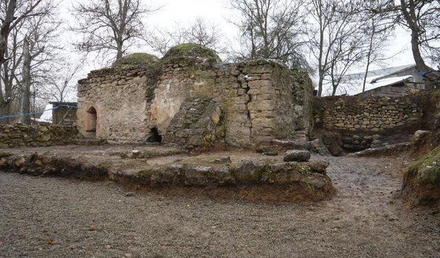 UNESCO Mirası Mahmut Bey Camii Çevresindeki Tarihi Hamam Gün Yüzüne Çıkıyor