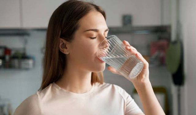 Uzmanlardan uyarı: Yaşa göre günlük su ihtiyacı ne kadar olmalı?
