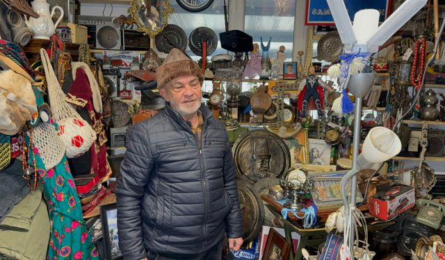 Çocukluk Merakı Zaman Tüneline Dönüştü: Bu Dükkânda Saatler Geriye Akıyor