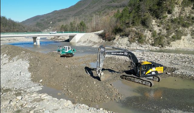 Daire Başkanı Kastamonu'ya geldi: İş makinelerini sahada inceledi
