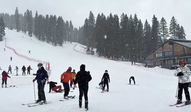 Kastamonu'da Kar Yağışı Yeniden Başladı: Ilgaz Dağı’nda Sis ve Kar Etkili Oluyor