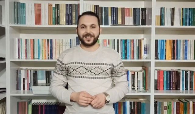 İmam, Gençlik Merkezinin Duvarlarını Hat Sanatıyla Yeniledi