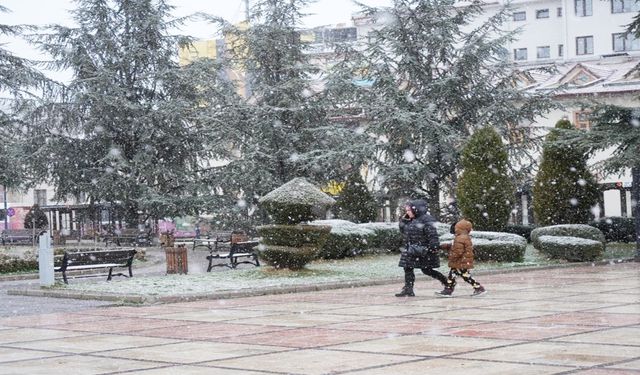 Kastamonu'da Ramazan’ın İlk Günü Kar Sürprizi