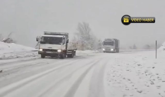 Sürücüler Güçlükle İlerliyor: Kastamonu’da Kar Yağışı Hayatı Olumsuz Etkiliyor