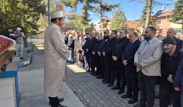 Kastamonu Milletvekili Uluay’ın babaannesi son yolculuğuna uğurlandı