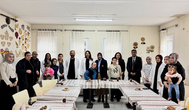 Kastamonu sahilinde anlamlı buluşma: Öğrencilerle bir araya geldi