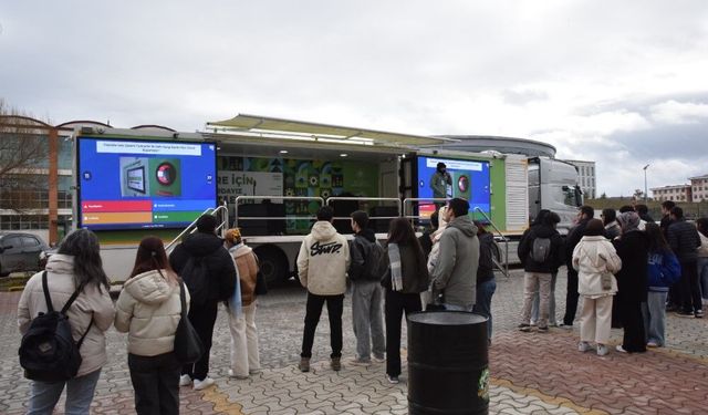 Kastamonu Üniversitesi'nde çevre tırı ilgi odağı oldu