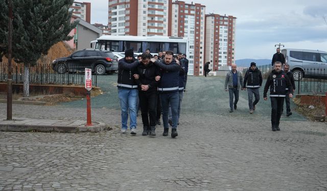Kastamonu'da 23 adrese operasyon: 3 kişi tutuklandı!