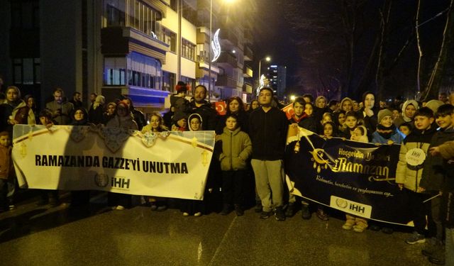 Kastamonu'da Ramazan coşkusu fenerli yürüyüşle başladı