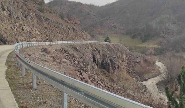 Kastamonu’da tehlikeli güzergahlara bariyer: Çalışmalar hız kesmiyor