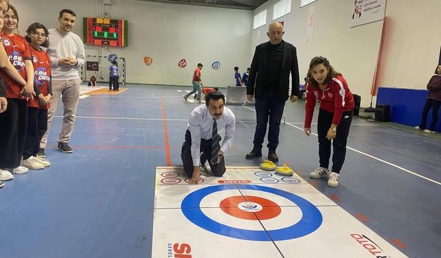 Kastamonu'nun ilçesinde Floor Curling Turnuvası gerçekleştirildi